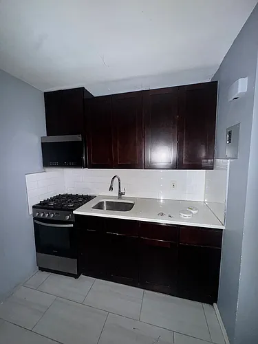 115 Laurel St #5 Photo 1