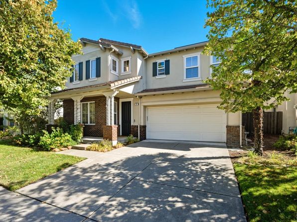 42 Waterbury Ln