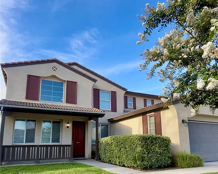 27903 Crescent Ct — Photo 1