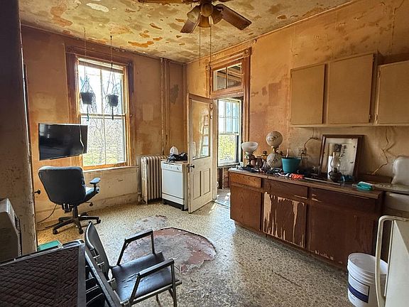 5th image of 602 Hawthorne Ave