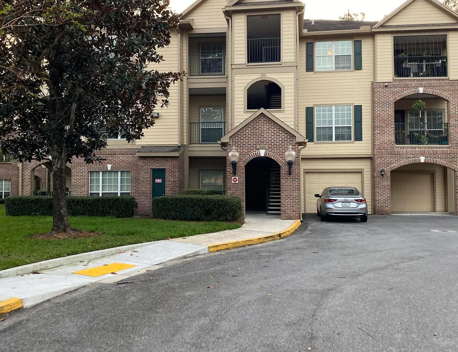 2 bed, 2.0 bath, 1244 sqft, $1,550 — Photo 2