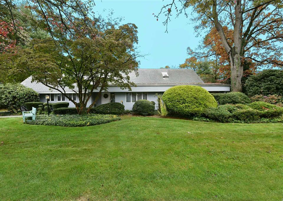 1st image of 201 Parkway Dr