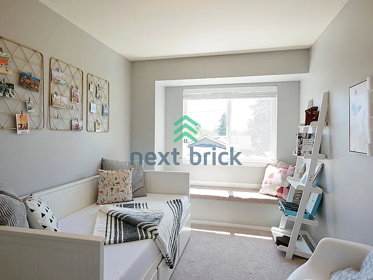 335 N 105th St #A — Photo 8