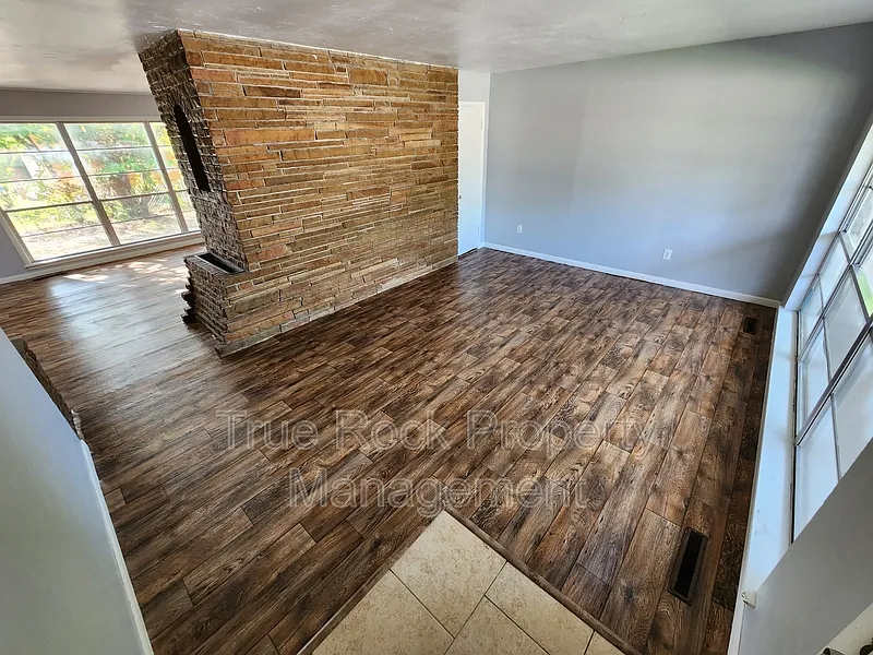 3 bed, 2.0 bath, $1,450 — Photo 2