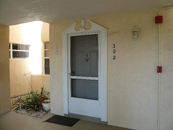 2nd image of 302 Grove Isle Cir #302