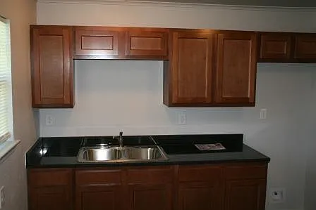 2505 Rose Dr — Photo 9