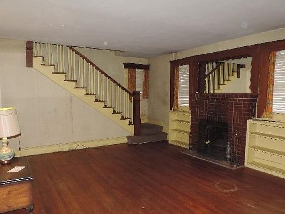 4th image of 19 Parsons Dr