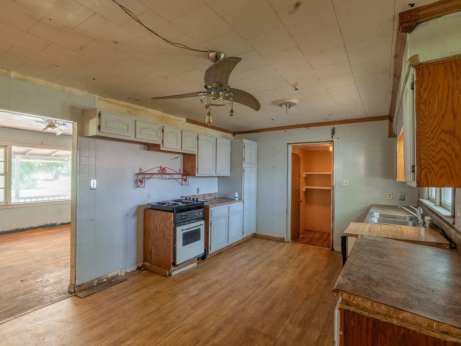 101 W Union St - 1 — Photo 2