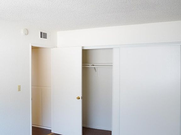 5th image of 216 S Marguerita Ave #5
