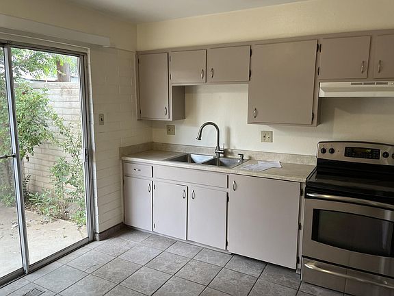 5th image of 516 Madeira Dr SE