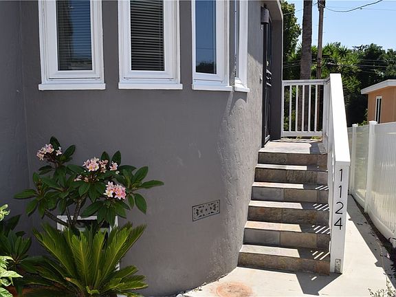 3rd image of 1124 S Patton Ave #1124