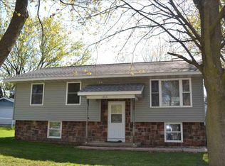 1010 Lewellen St, Marshall, WI 53559