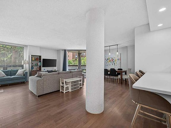 4th image of 1304 15th Ave SW #230