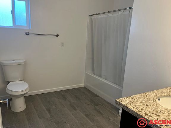 5th image of 2315 S I St APT B
