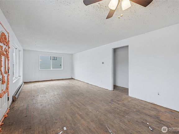 5th image of 11630 Center Road