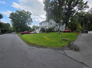 1 Dogwood Drive, Central Valley, NY 10917