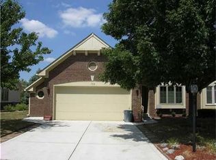766 Ashford Ln, Greenwood, IN