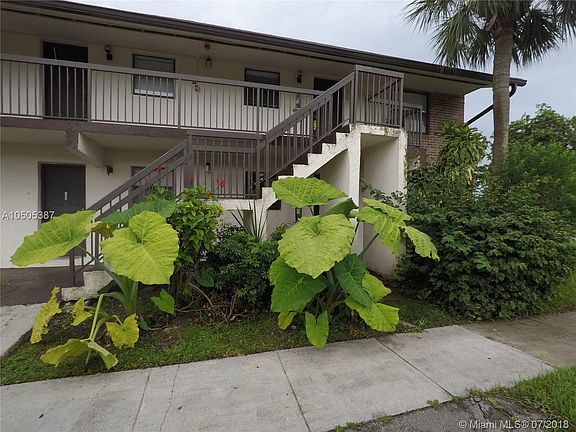 3rd image of 6020 Shakerwood Cir
