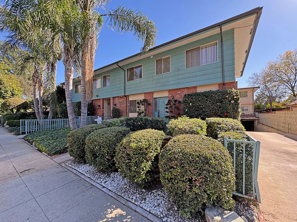 1st image of 796 Merrett Dr APT 4