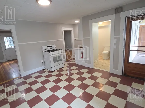 354 Rollstone St #1-R, Fitchburg, MA 01420