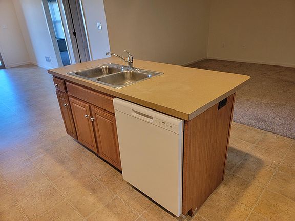 4th image of 53 Michael Ln APT 8