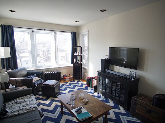 3rd image of 4615 N Rockwell St #2