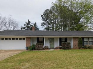 810 Holly Hill Dr, Tupelo, MS 38801