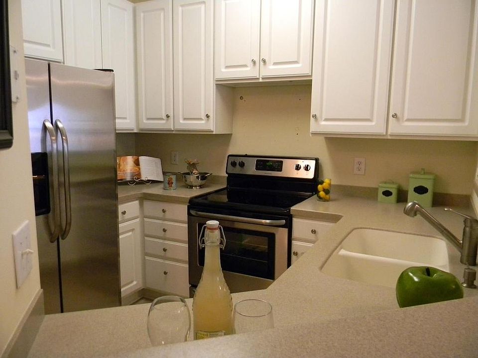 2nd image of 1809 Basildon Rd #1809