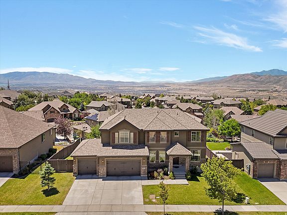 2nd image of 1937 W Shadow Wood Dr