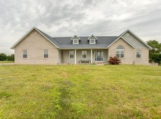 33298 Kane Rd, Medora, IL 62063