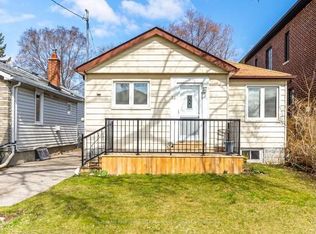 22 Albright Ave, Toronto, ON M8W 1X1
