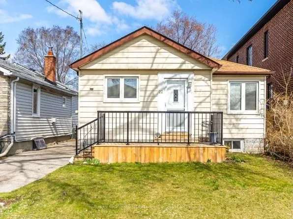 22 Albright Ave, Toronto, ON M8W 1X1