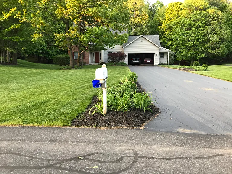 Long, beautiful driveway