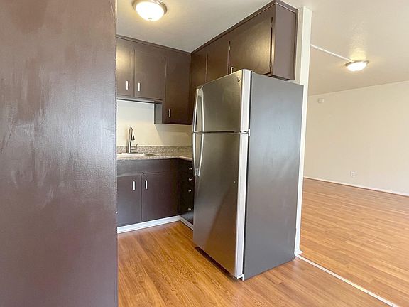 4th image of 730 E 20th St #7