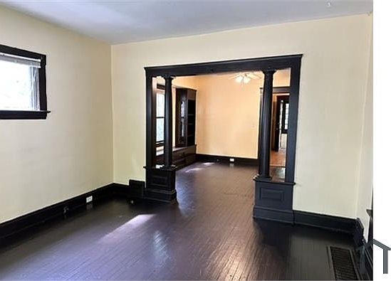 1st image of 10709 Parkview Ave #1