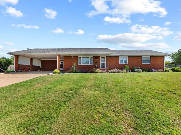 907 Ella St, Cordell, OK 73632