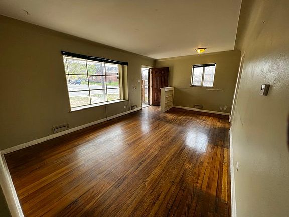 3rd image of 3305 N Olive St