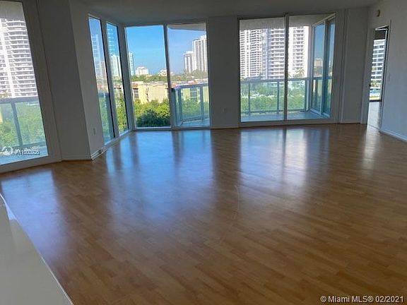 4th image of 3370 NE 190th St APT 702