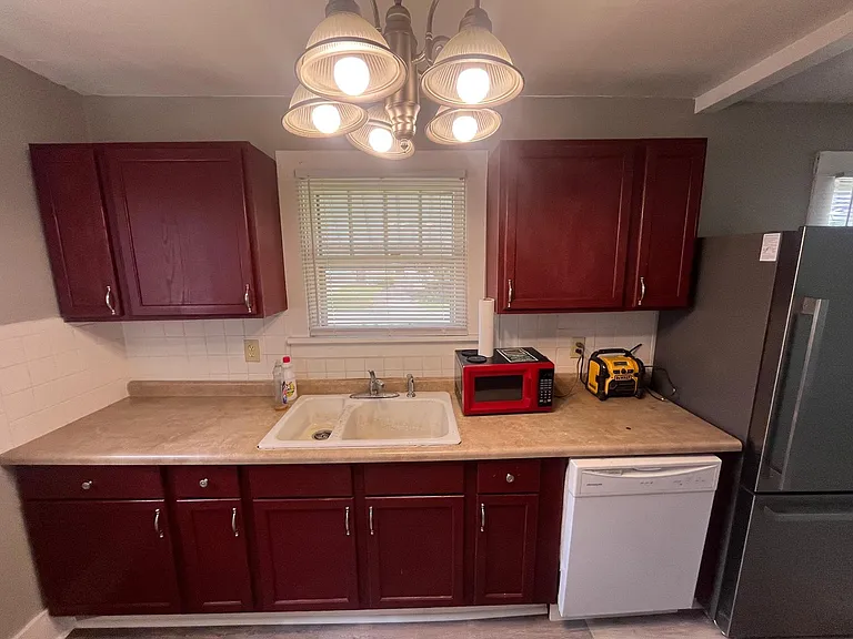 707 W Harrison Ave — Photo 2