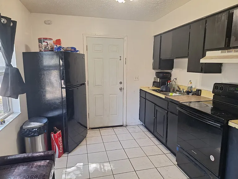 1206 E Seneca Ave — Photo 3