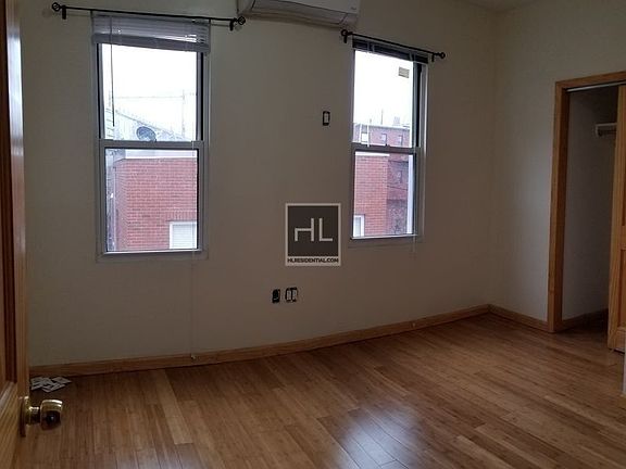 4th image of 2329 37th St #1