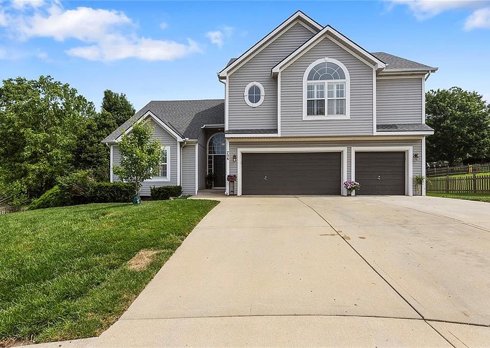 1st image of 756 Herrman Ct