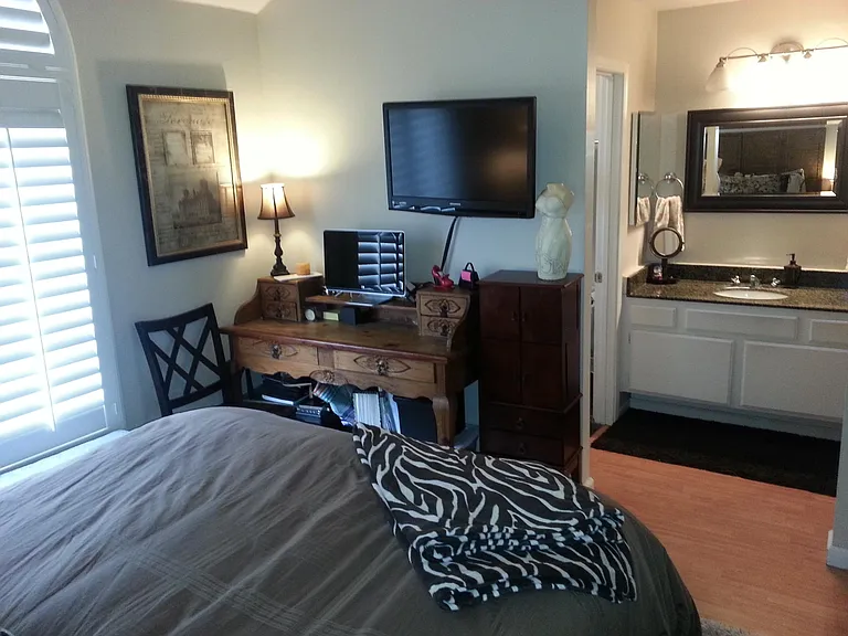 Master Bedroom & Vanity