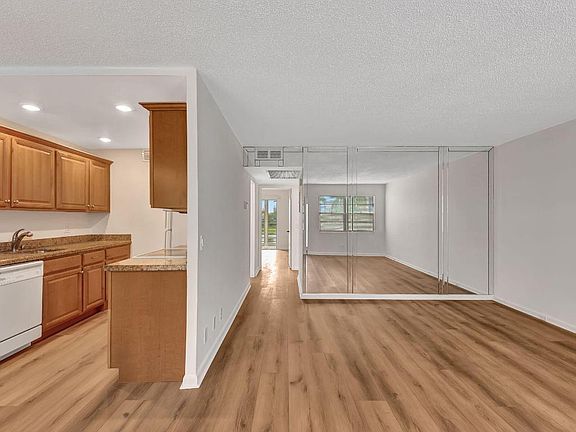 5th image of 2074 Exeter E Unit 2074-E-2074