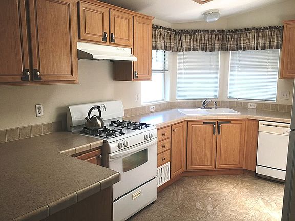 4th image of 10525 Somerset Blvd