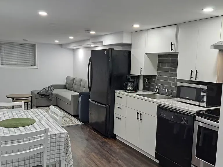 3999 Carpenter Ave #1 — Photo 1