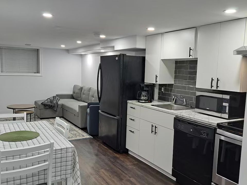 1st image of 4002 Carpenter Ave APT 1A