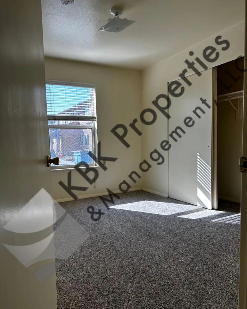 Little Bear Apartments — Photo 2