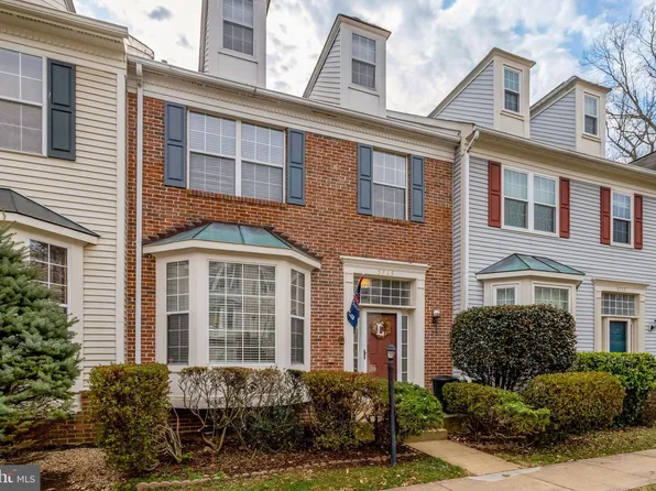 5715 Clapham Rd, Alexandria, VA 22315