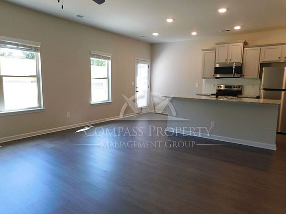 5th image of 1004 McConaughy Ct